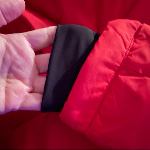 Quince Responsible Down Puffer Jacket in Red, Size Medium M NWT - Picture 6 of 13